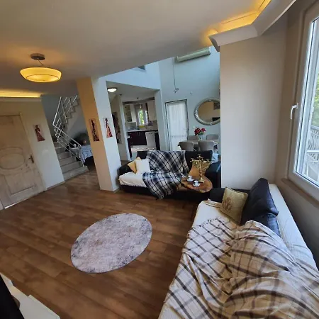 홈스테이 Loft For 4 People